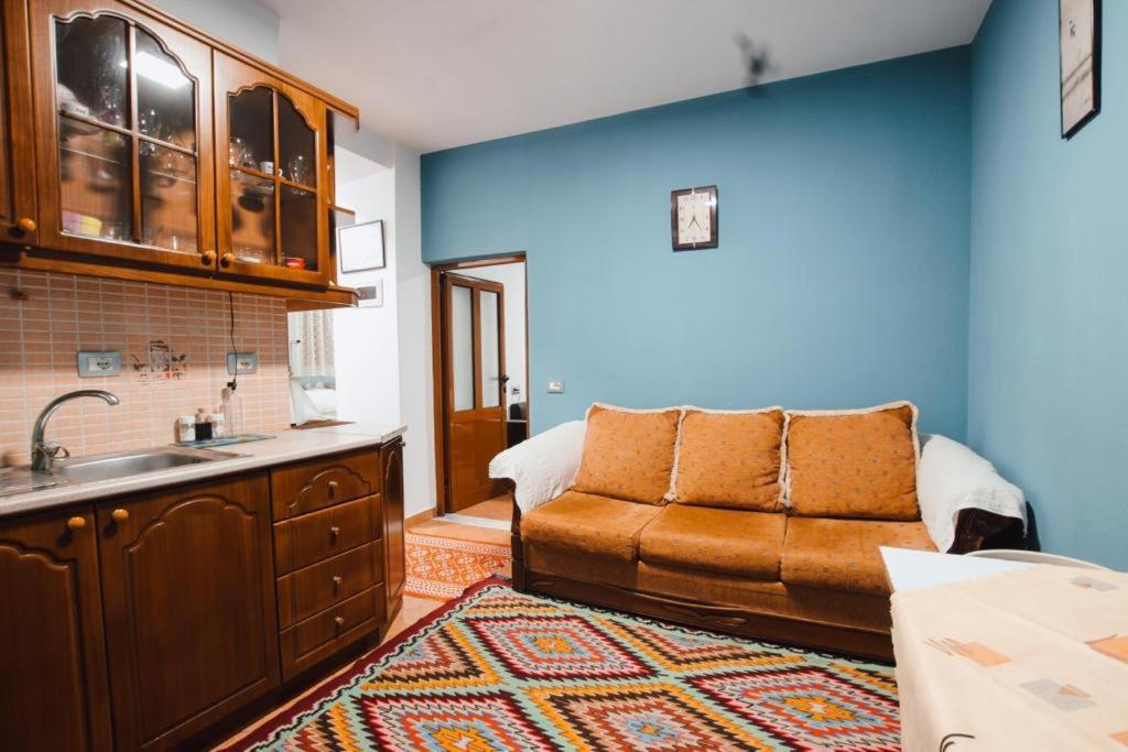 דירות Gjirokastër Bb Apartament מראה חיצוני תמונה