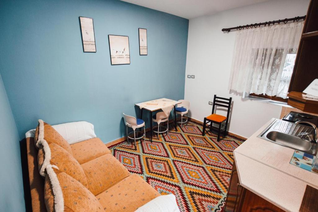 דירות Gjirokastër Bb Apartament מראה חיצוני תמונה